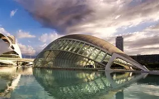 开云APP-瓦伦西亚发布备战花絮，今晨强势反弹，法甲任务艰巨，医务组通报恢复的简单介绍