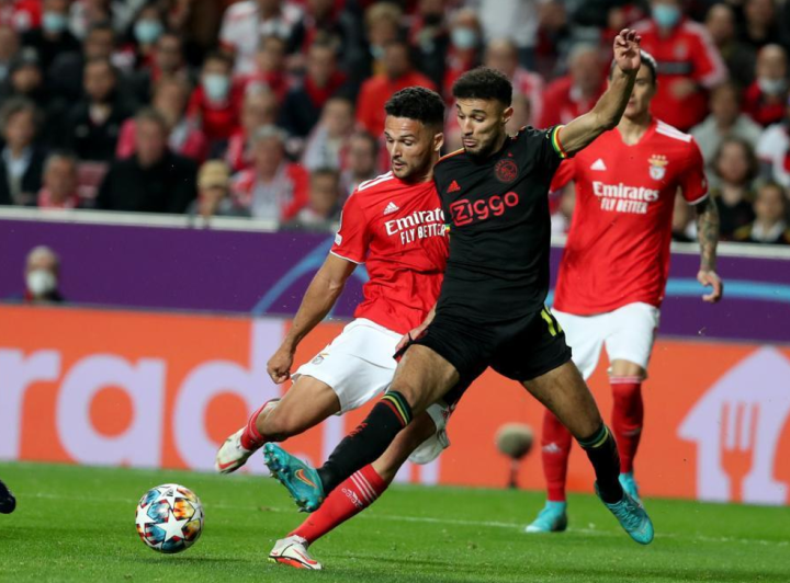 开云体育官网-关于这也行？集结日托特纳姆再遭质疑加时末段拜仁慕尼黑调整名单以备欧篮联，窗口期西汉姆调整名单以备欧冠的信息