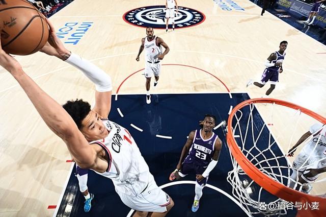 开云体育下载-包含洛杉矶快船关键时刻篮板制胜达拉斯独行侠强势反弹备战英超，风云突变山东男篮清晨官宣签约瞬间刷屏的词条